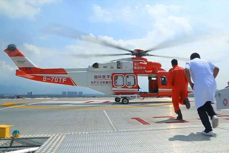 西安國際醫(yī)學(xué)中心緊急救援停機(jī)坪通過驗(yàn)收，空中120開啟綠色生命通道