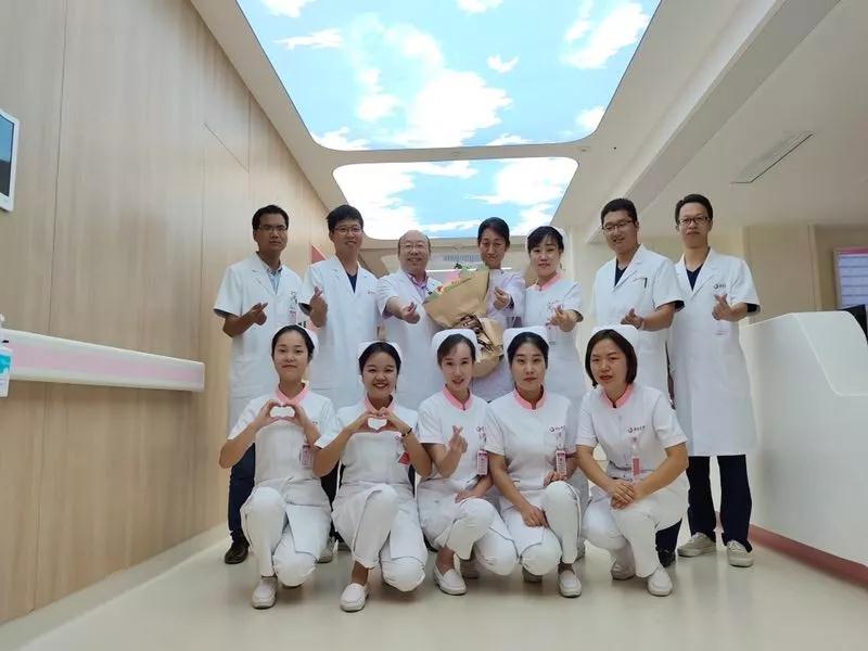 這個(gè)國慶，西安國際醫(yī)學(xué)中心人用守護(hù)向祖國深情表白
