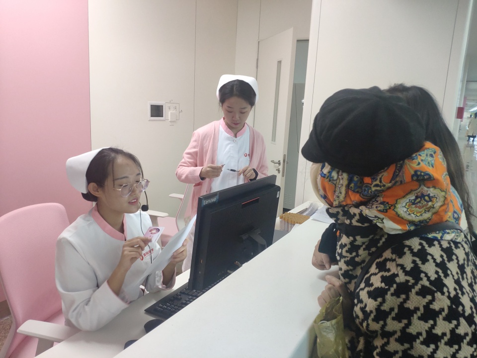 【一點資訊】健康陜西報道—公益在路上，西安國際醫(yī)學中心醫(yī)院腫瘤免費篩查行動溫暖人心