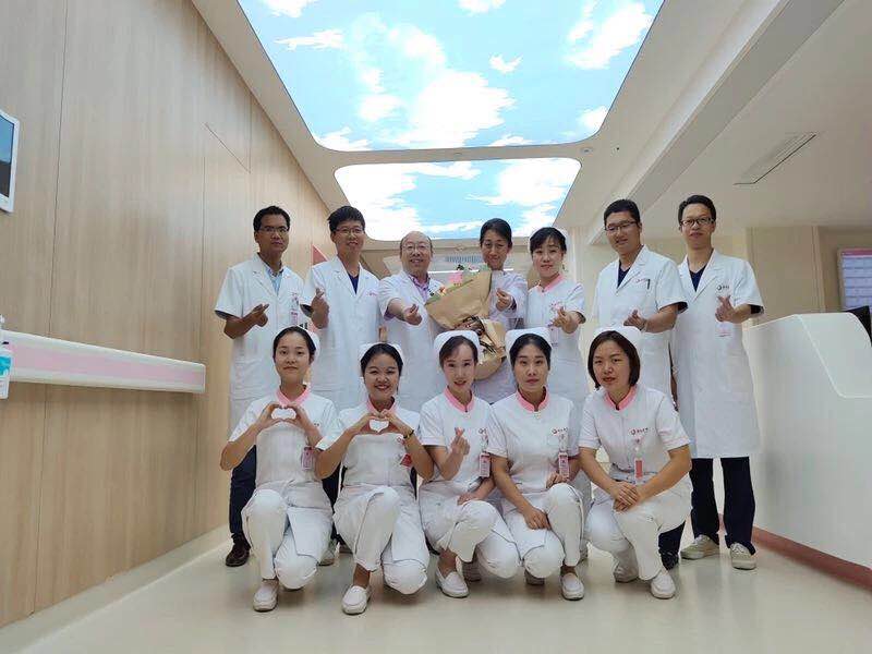 這個國慶，西安國際醫(yī)學(xué)中心人用守護(hù)向祖國深情表白