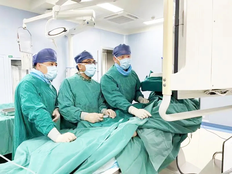 胸悶、腹脹、乏力……患者突發(fā)布加綜合征 介入治療把命救