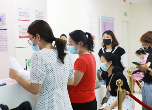 不掛號，解決多個問題，多學(xué)科MDT聯(lián)合門診讓更年期女性少跑腿，更安心！