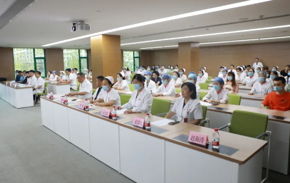 安全用械 守護(hù)健康——我院舉辦首屆“急救、生命支持類設(shè)備安全使用月”活動(dòng)