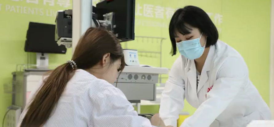 出院手續(xù)床前辦理，“移動結算車”便民又惠民！