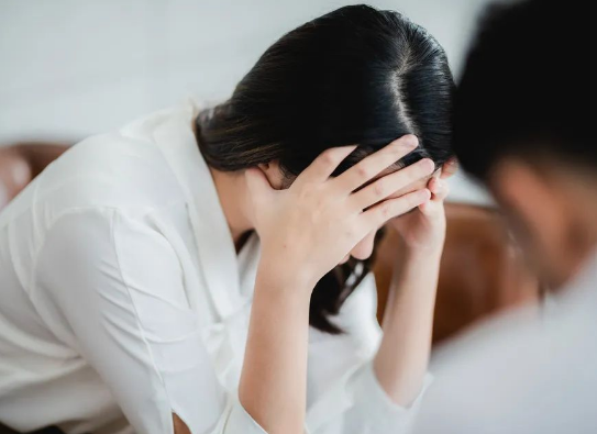 沒(méi)食欲、睡眠差、全身乏……這些“長(zhǎng)新冠”癥狀有可能是心理疾病撥打96999-3可免費(fèi)咨詢
